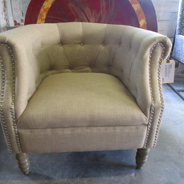 TUFTED ACCENT CHAIR IN SAND LINEN