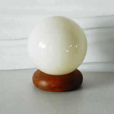HA-18065B Globe Table Lamp