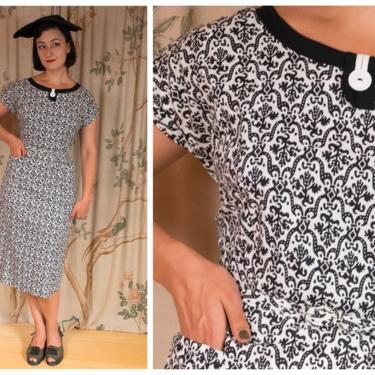 1950s Dress - The Engraved Dress - Darling Late 50s Black and White Printed Cotton Day Dress XL Volup 