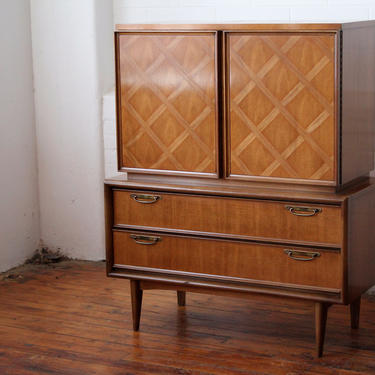 Mid Century Highboy Dresser with 8 Drawers by United Furniture 