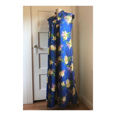 1960s / 1970s Hilo Hatties Blue Floral Kaftan Muumuu Dress size med/large 