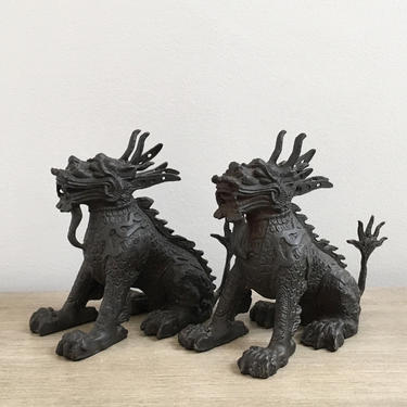 Pair Chinese Foo Dog Statues Asian Guardian Lions Dark Brown Bronze Metal Figurines Shisa Dogs 