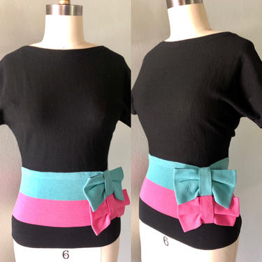 Vintage 1950s Color Block Pullover Sweater with Bow Details Top Shirt 