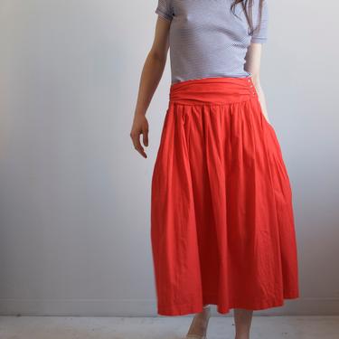 waist band red pleated skirt / size XS S M 