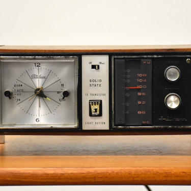 Telechron Solid State Vintage Radio 