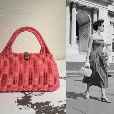 Roman Holidays - Vintage 1950s Rare Coral Salmon Pink Vinyl Straw Wicker Handbag Purse 