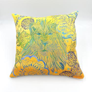 Lion Friend Among the Blooms Linen Pillow