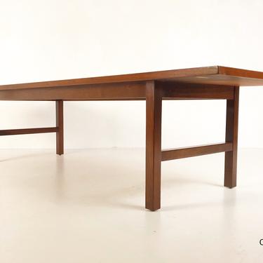 1960s Modern Walnut Coffee Table by Jack Cartwright for Founders - *Please see notes on shipping before you purchase. 
