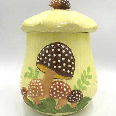 Retro Arnel's Yellow Polka Dots Merry Mushroom Canister, L, Large, Brown Mushrooms, Canisters, 1970s, Kitchen Storage, Polka Dot, Cookie Je 