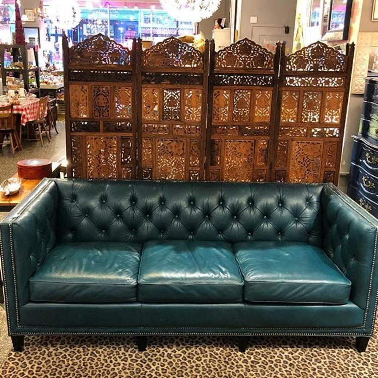 Gorgeous Green Leather Sofa! 43 Long 36 Deep, 31 tall! 