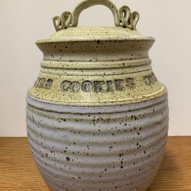 Vintage Wentworth Stoneware Cookie Jar in Rare Purple! 