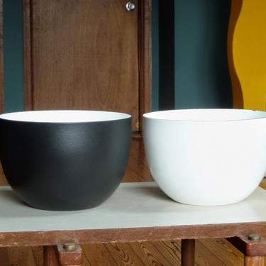 Rare Finel Arabia Matte Black Bowl Made in Finland - Kaj Franck - Mid Century Modern - Vintage Enamelware - MCM - Black and White 