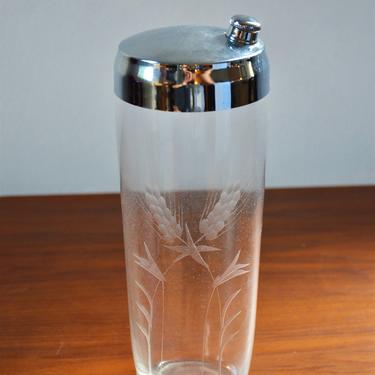 Vintage Etched Glass Cocktail Shaker with Wheat Pattern, Retro Barware 