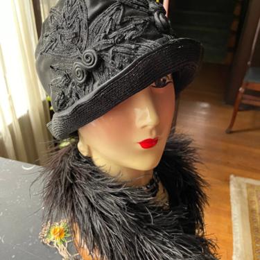 Vintage 1920s Flapper Art Deco Black Cloche Hat - Size Large 