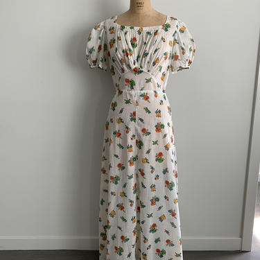 1940s Floral Print on White Cotton stripe short sleeve dressing gown-Size M 