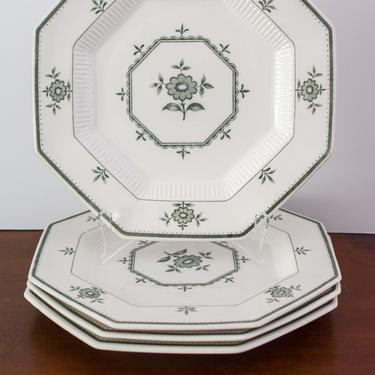 Green and White Floral Independence Ironstone Dinner Plates. Set of Four Interpace Green Provincial Style Ironstone from 1970s. 