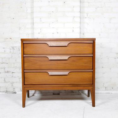 Vintage mcm 3 drawer bachelor chest / small dresser walnut by Johnson Carper | Free delivery in NYC and Hudson 