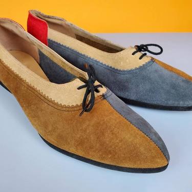 Vintage 60s mod colorblock flats. Lace-up, suede, pointy toe. By Sandler of Boston (Size 10B) 