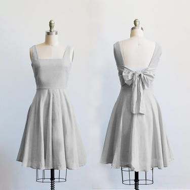 EMMA  - light gray silver bridesmaid dress. light gray vintage style sundress. short lilac dove gray bridesmaid dress circle skirt pockets 