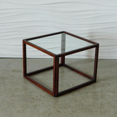 HA-C8243 Kai Kristensen Rosewood Cube Table