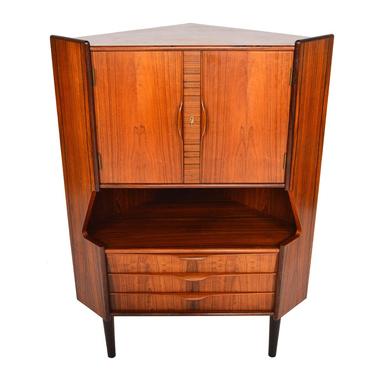 Danish Modern Mid Century Gunni Omann Rosewood Corner Bar Cabinet 
