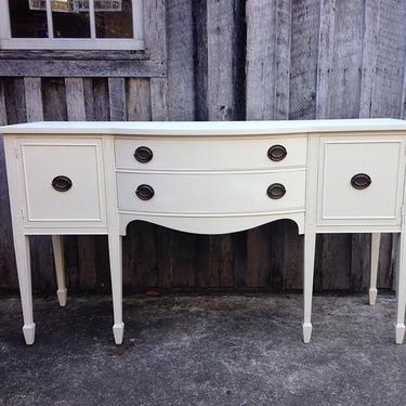 Vintage buffet sporting a new ivory coat! Available only at the Fabulous Finds Fall Barn Sale Oct 24 & 25. www.fabfinds4you.com#fabfinds4you #vintage #paintedfurniture #vintagefurniture #barnsale #acreativedc #atticdc #adecorativedc