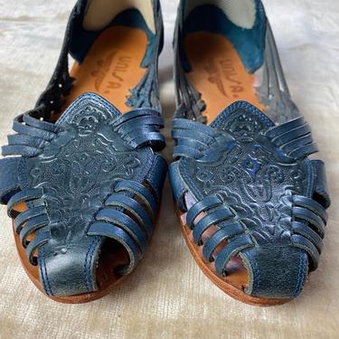 90’s Unisa huarache style sandals Blue tooled leather woven slip on shoes Summer style flats embossed huaraches US size 7 