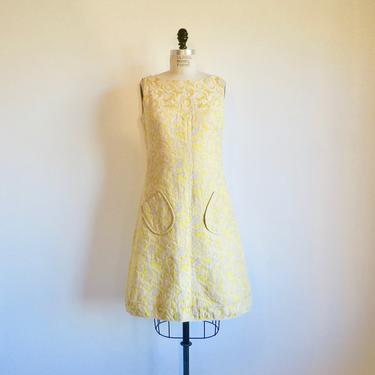 Vintage 1960's Mod Yellow Cotton Brocade Day Dress Sleeveless Style Pockets Spring Summer 60's Scooter Dresses David Laurence Medium 