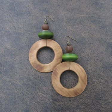Big wooden earrings, natural Afrocentric earrings, mid century modern earrings, African earrings, bold statement, unique ethnic earrings tan 
