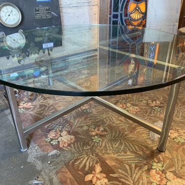 Round glass top coffee table 16.25H x 40Dia