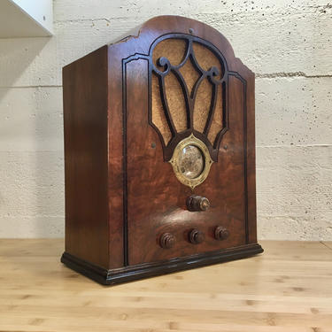 1934 American Bosch 440T Tombstone Radio, Rotating Dual Dials, Electronically Restored 