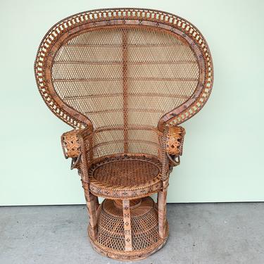 Natural Peacock Fan Chair