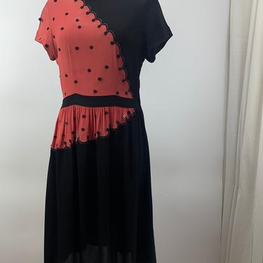 1940's Old Hollywood Dress - Black & Persimmon Rayon Crepe - Scalloped Border - Scattered Button Dot Details  - Size Medium - 29 Inch Waist 