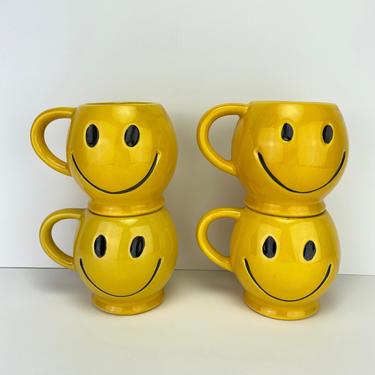 Vintage McCoy Set of 4 Smiley Face Mugs Ceramic Coffee Bright Deep Yellow USA 