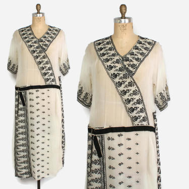 Vintage 20s Embroidered Dress / 1920s Semi Sheer White Cotton Lawn Day Dress 