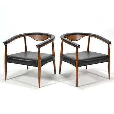 Pair of Lounge Chairs in the Manner of Hans Olsen