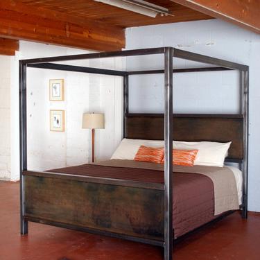 Kraftig Canopy Bed 