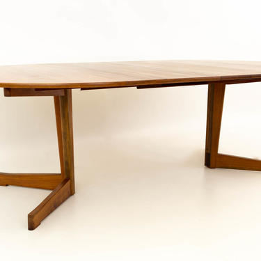 Dillingham Round Expanding Walnut Dining Table