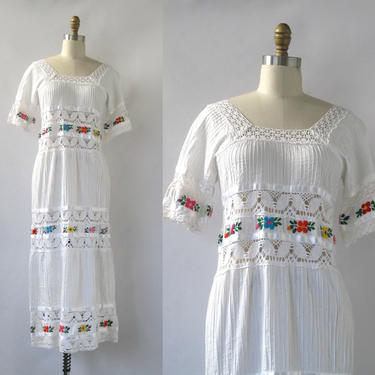 NICE FOLK Vintage 70s Dress | 1970s Mexican Floral Embroidered Crochet White Dress | Hippie, Boho, Festival, Wedding, Mexico | Size Small 