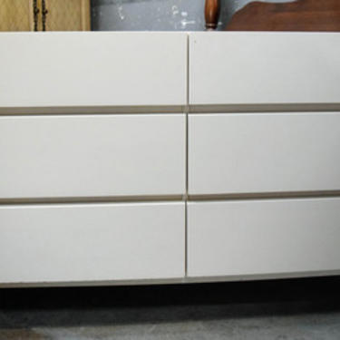 Mid Century Modern American Of Martinsville White Lacquer Dresser