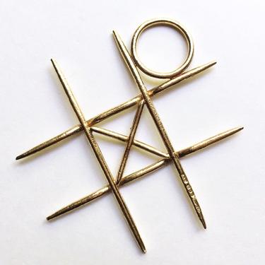 Modernist Gold Plate Sterling Silver Tic Tac Toe Pendant Objet Paperweight, 1975 