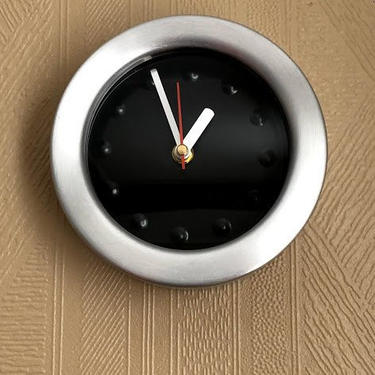 Vintage 1990s Brushed Aluminum Round Wall Clock Battery Operated 