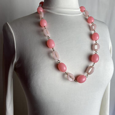 Vintage 60’s pink chunky beaded necklace~ groovy Mod Pop of color~ plastic retro necklace~ long length~ 1960s costuming 