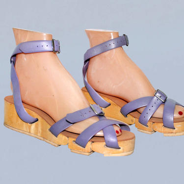 RARE!! 1950s Sandals / FLEXICLOGS!! / Lavender Purple Articulated Wood Vintage 40s 50s Shoes / Fully Adjustable Plastic Buckle Straps 