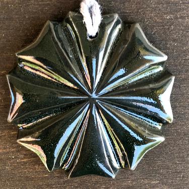 Modern Ceramic Starfish Ornament, Ceramic Wall Hanging, Glossy Black/ Green 