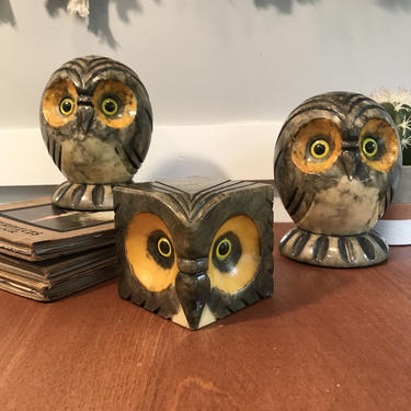 Alabaster Caved Italian Owl Bookends and paper weight set, Vintage Genuine Alabaster Carved Owl Cube Paperweight - Made in Italy 
