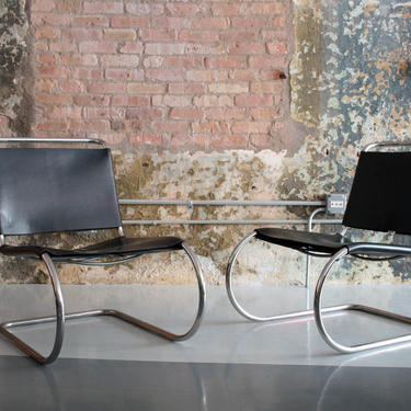 Pair of vintage Mies Van Der Rohe 'MR30' lounge chairs in leather