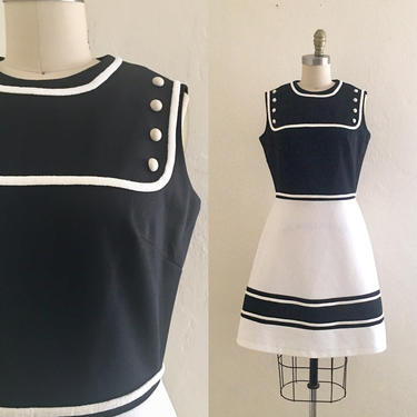 vintage 60's black white mini shift dress // scooter mod dress 