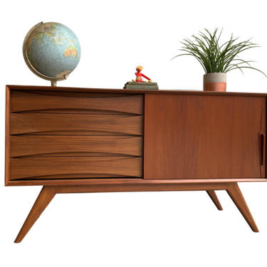 IMPERFECT // Apartment Sized Mid Century Modern styled Teak CREDENZA media stand 
