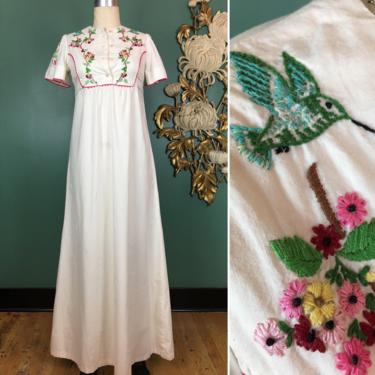 1970s maxi dress, ivory cotton, vintage 70s dress, flutter sleeve, hummingbird print, empire waist, prairie dress, cottagecore, bohemian, s 